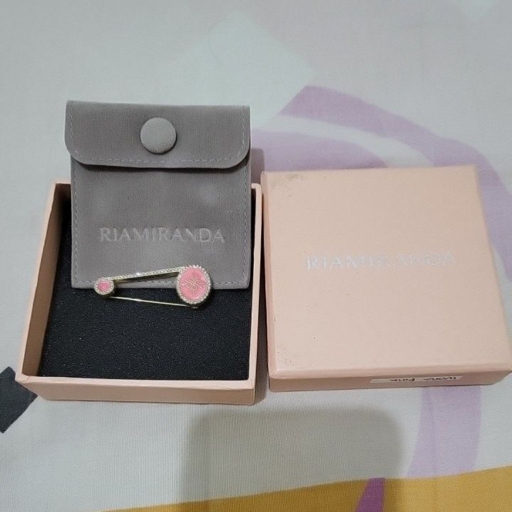 preloved Ria Miranda Brooch