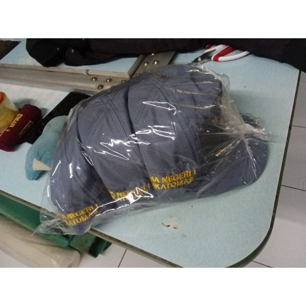 

topi seragam