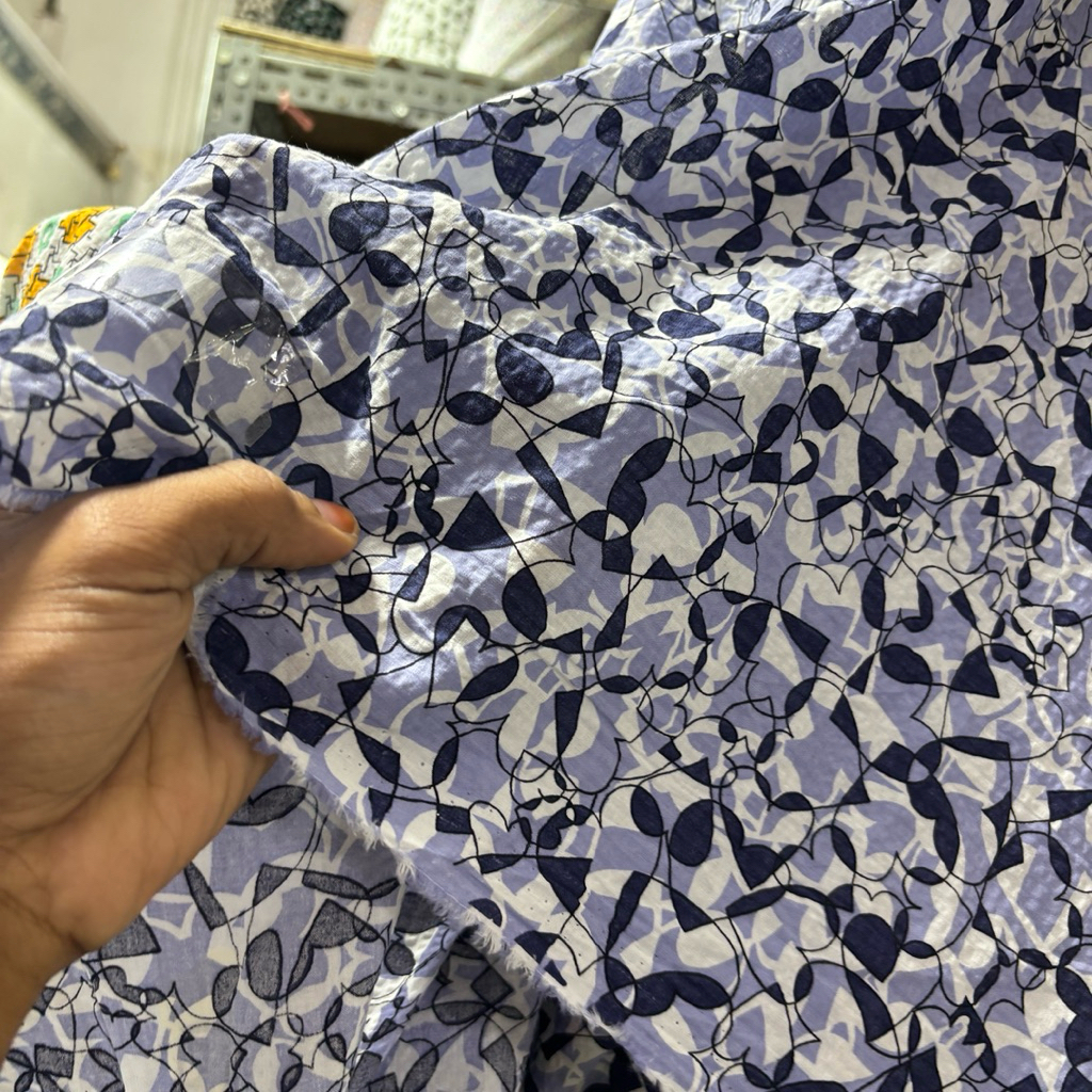 Kain Katun Motif Love Premium – Katun Paris Crinkle Ori Cocok untuk Gamis, Dress, Atasan