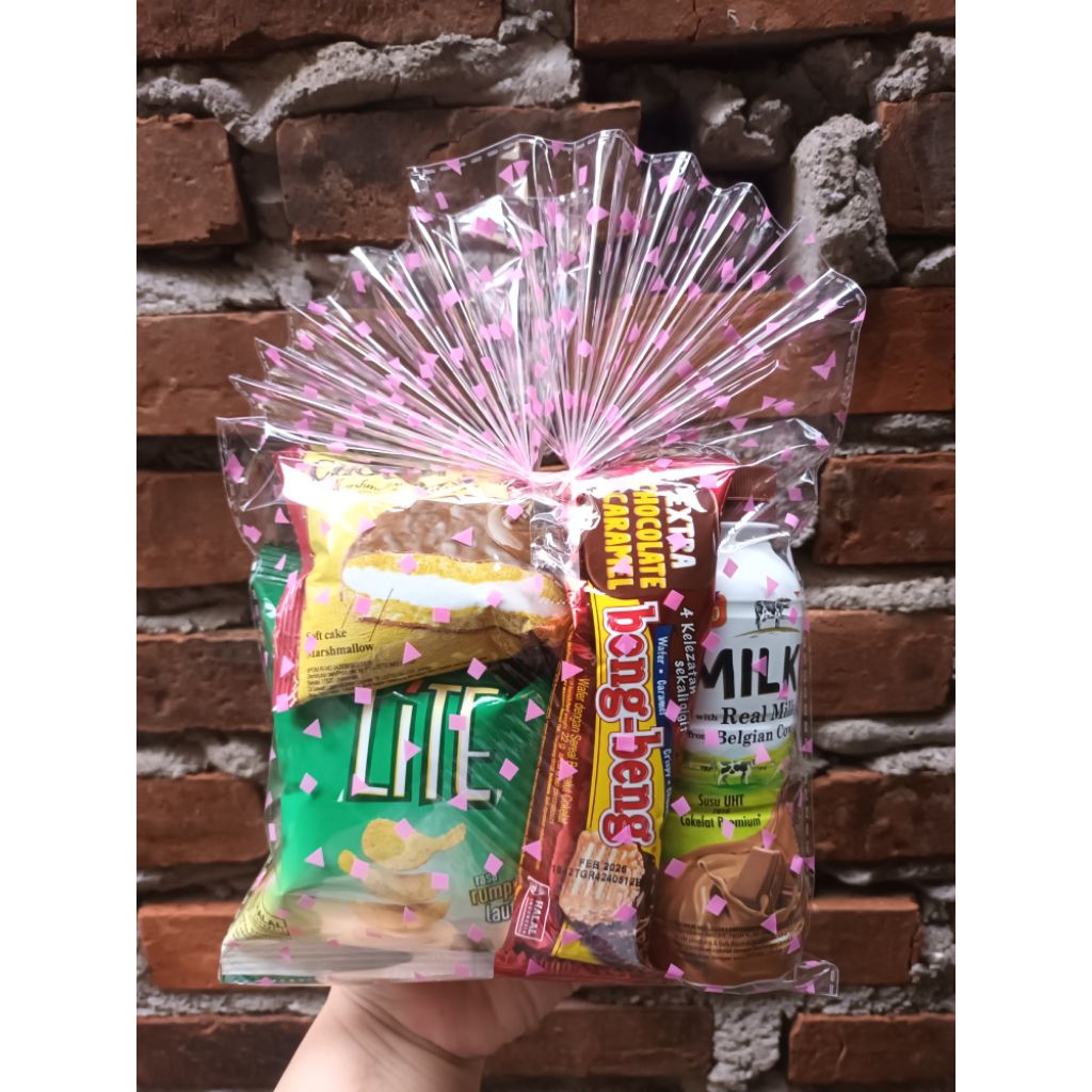 

Souvenir Snack spesial susu Milku / Snack ulang tahun/wisuda/natal/lebaran/berbagi jumat/segala acara bisa