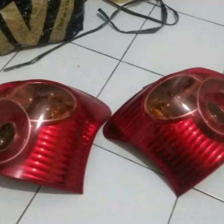 stoplamp lampu belakang yaris 2012