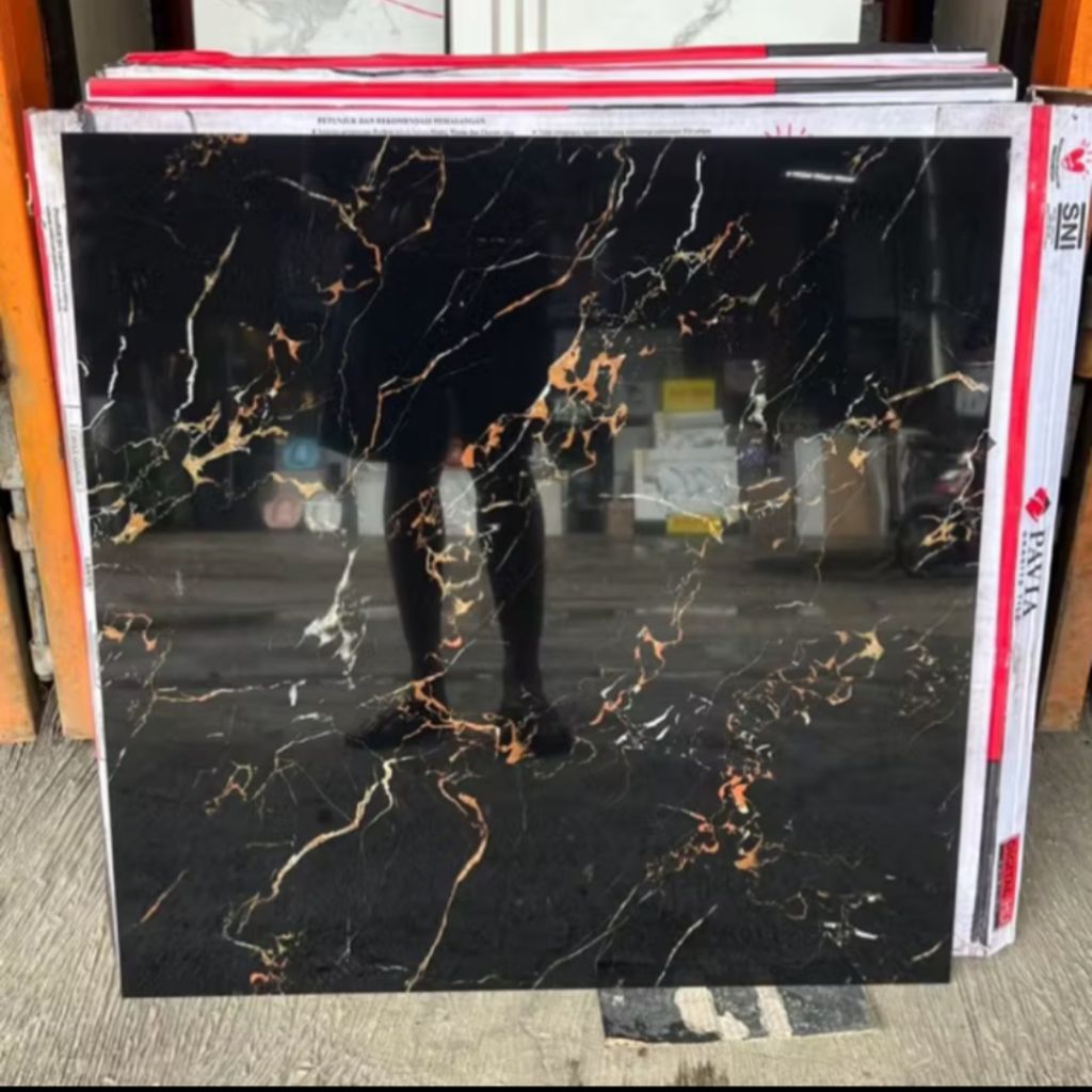 Granit lantai 60x60 hitam corak gold concord