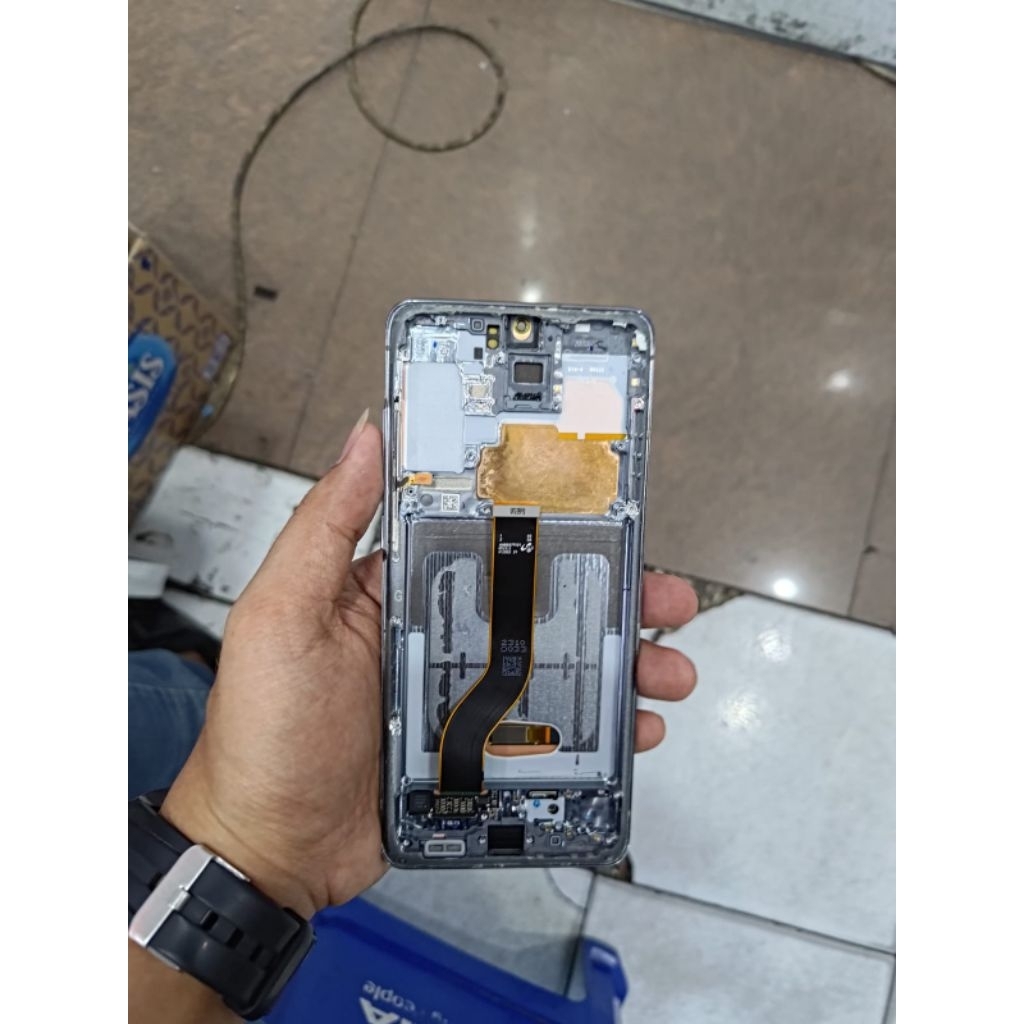 cd Samsung s20 plus minus garis