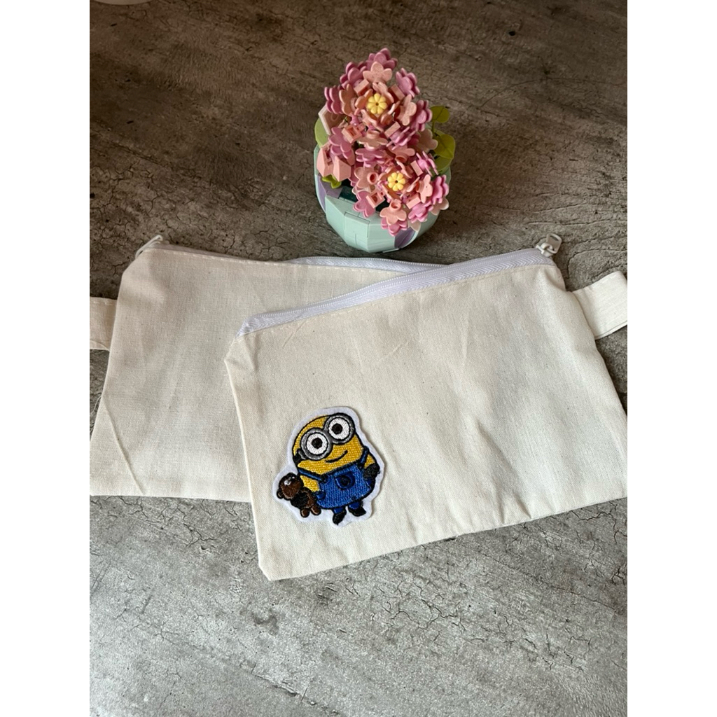 dompet/pouch character minion bob
