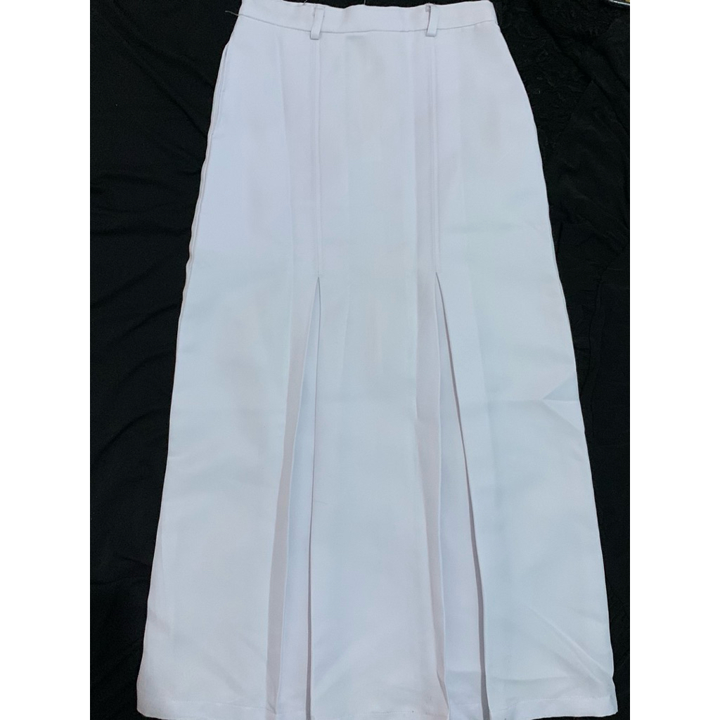 Preloved Rok SMP Putih Bersih