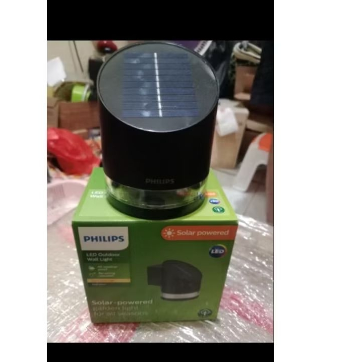 Lampu tenaga surya (matahari)