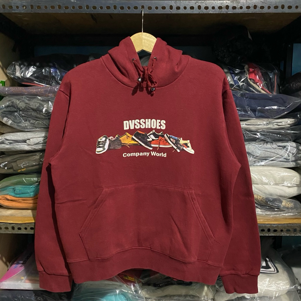 DVS Shoes Skateboard Hoodie Merah Size XL 62x61