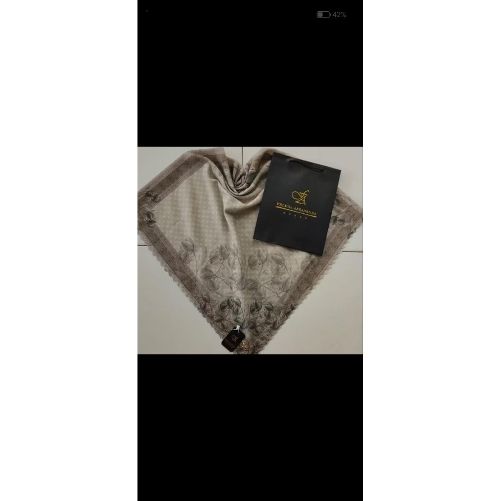 preloved hijab segiempat Felicia Azzarenka