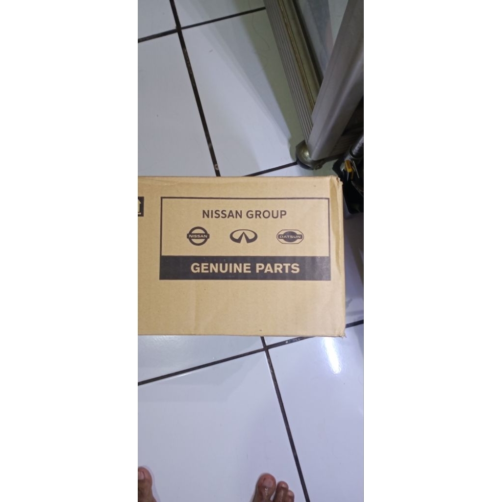 monitor roof oeiginal serena c27.bs buat c26