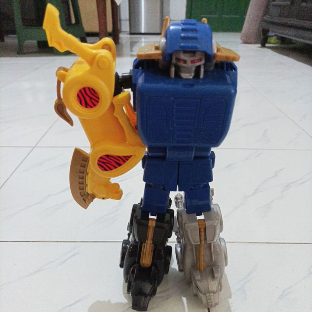 Megazord Power Rangers zord happy meal cfc