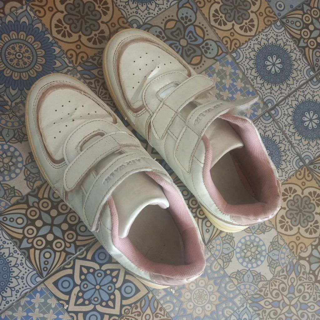 PRELOVED SEPATU AIRWALK