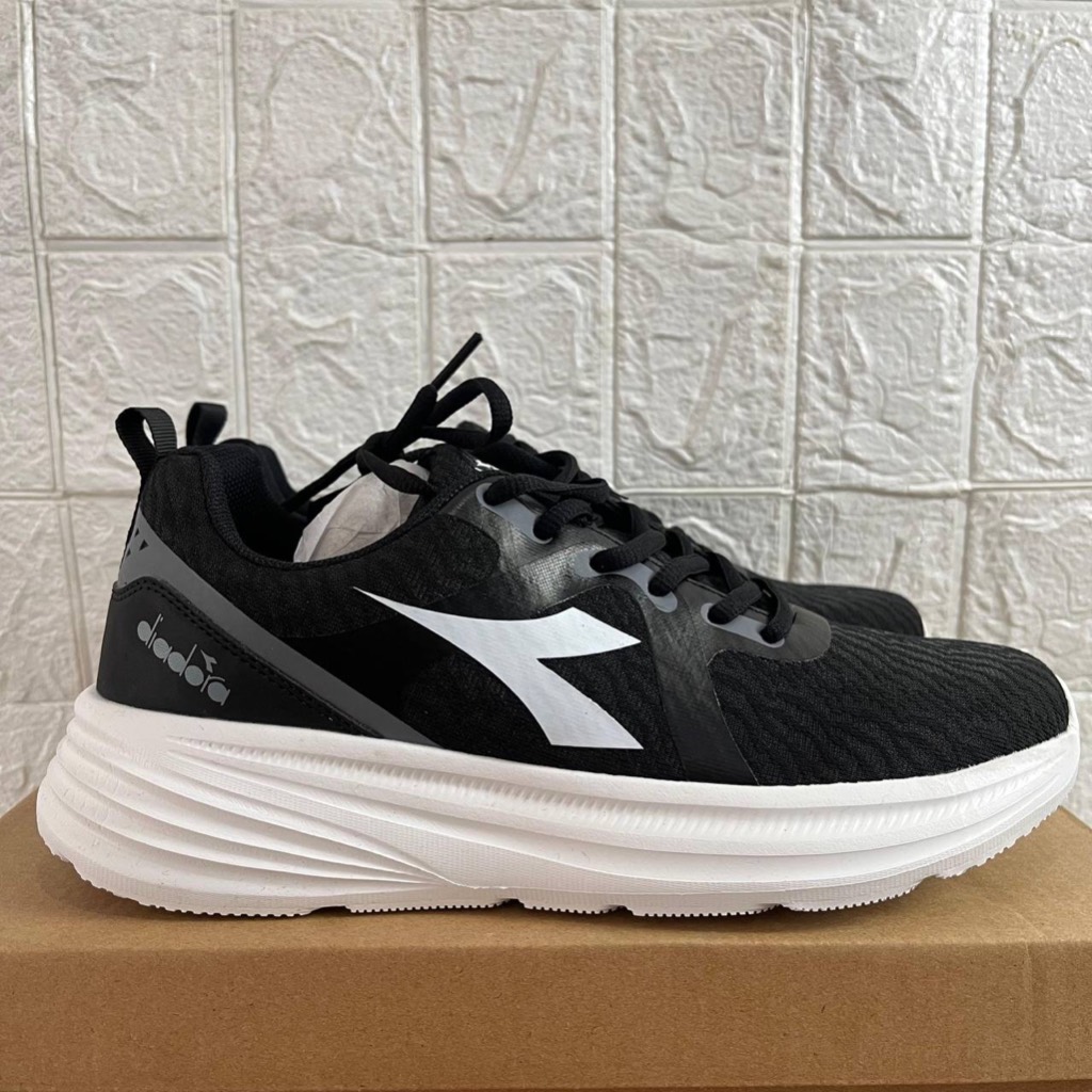 SEPATU DIADORA UNISEX PRIA DAN WANITA DIADORA HAIKAL BLACK WHITE & GREY SPORTY RUNNING ORIGINAL COD