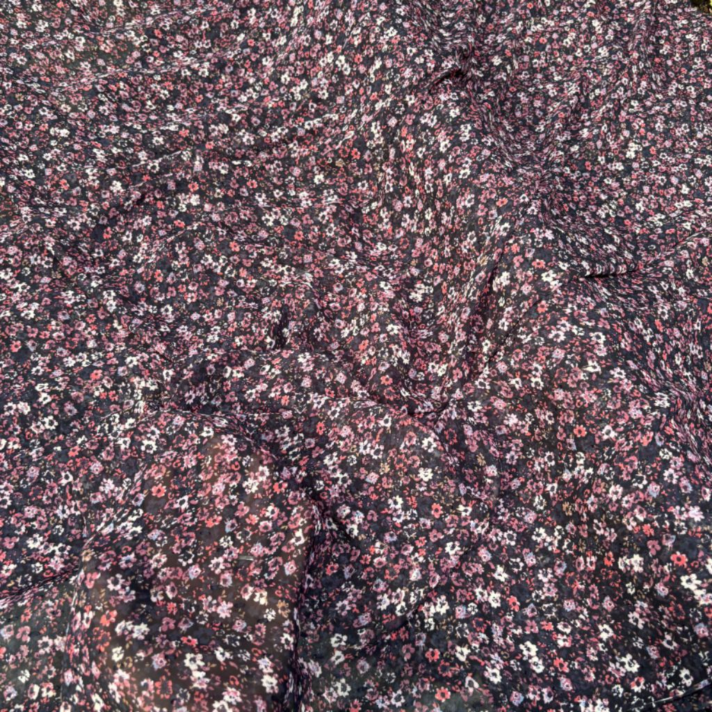 Kain Chiffon Motif Bunga Kecil Warna Pink Merah – Transparan, Ringan & Flowing | Lebar 150 cm - Kain