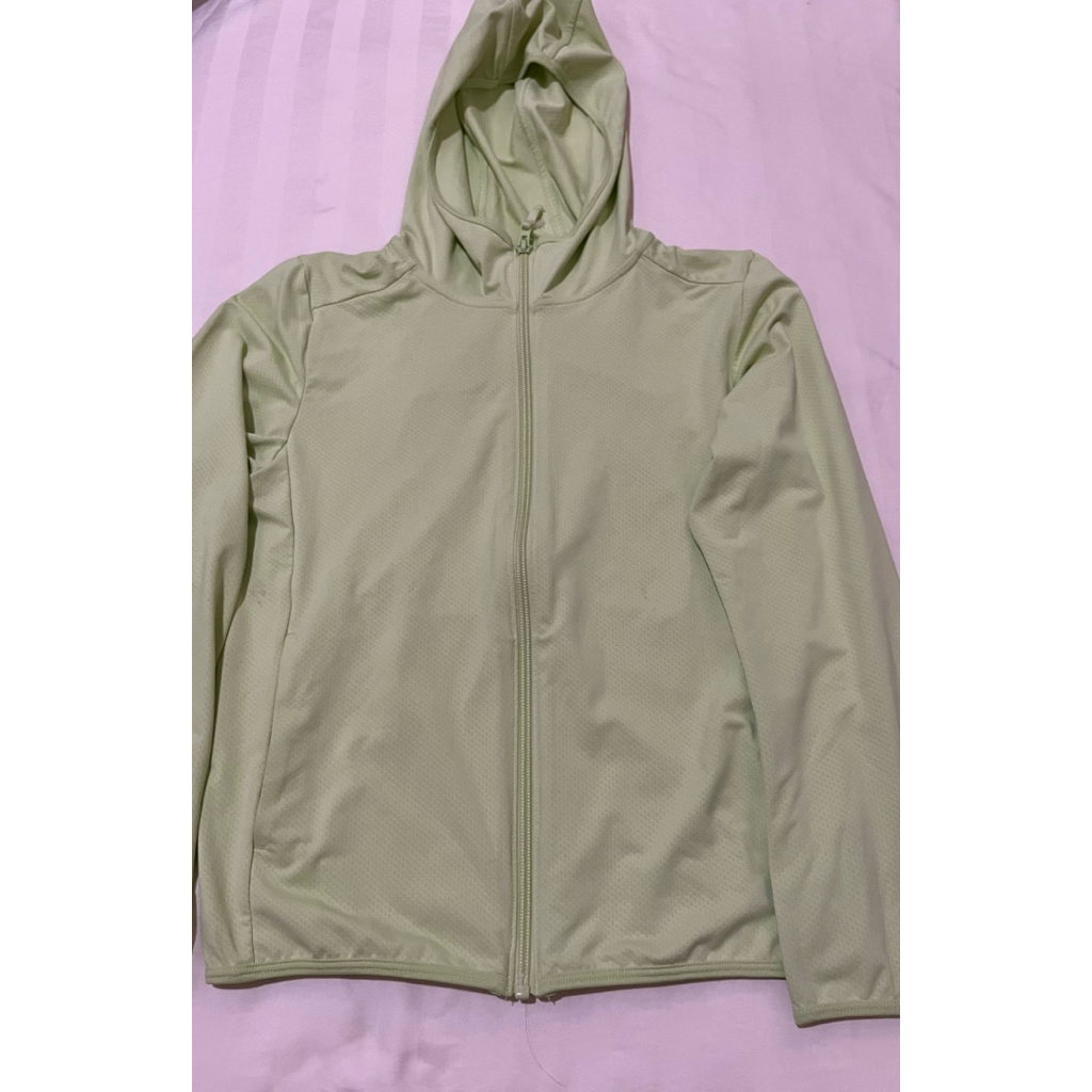 Uniqlo green airism UV protector zip jacket