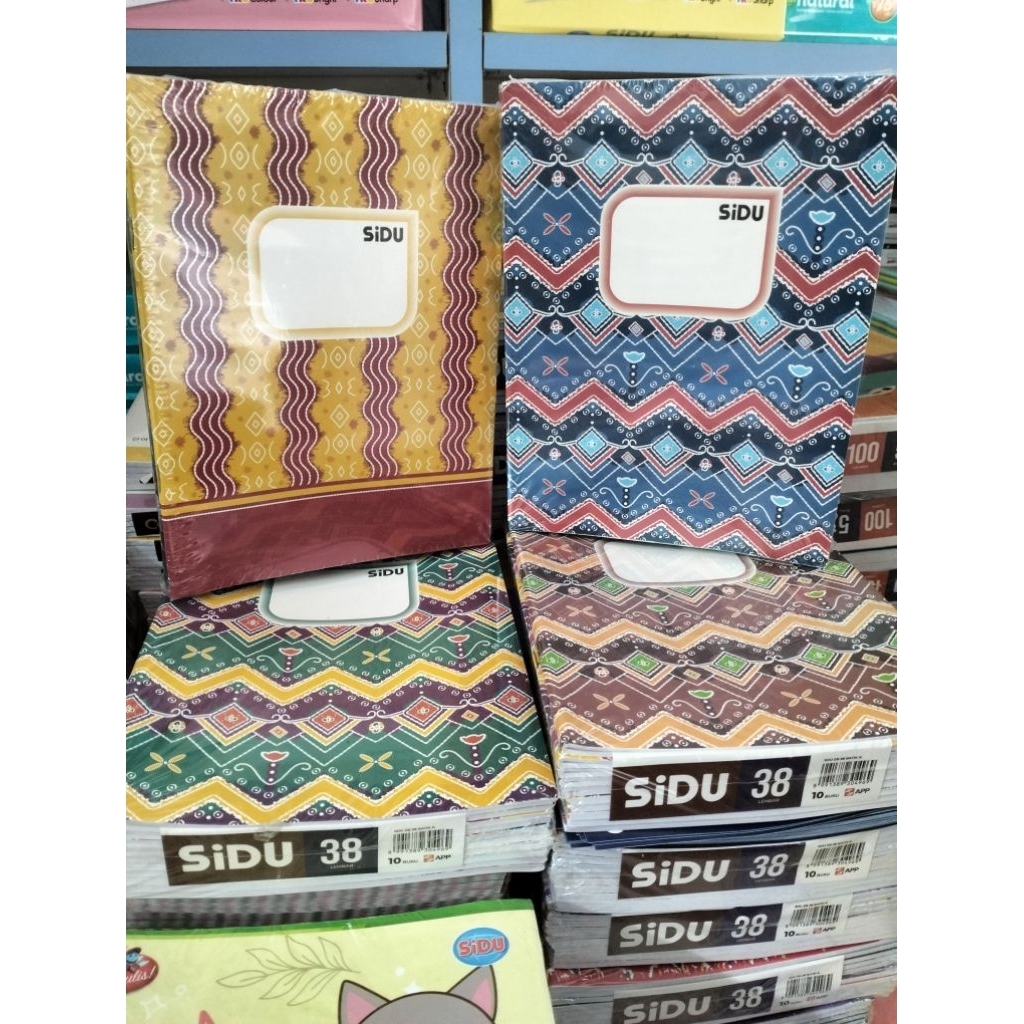 

1 Pack 10 Buku Tulis Sinar Dunia Motif Sampul Batik Campur