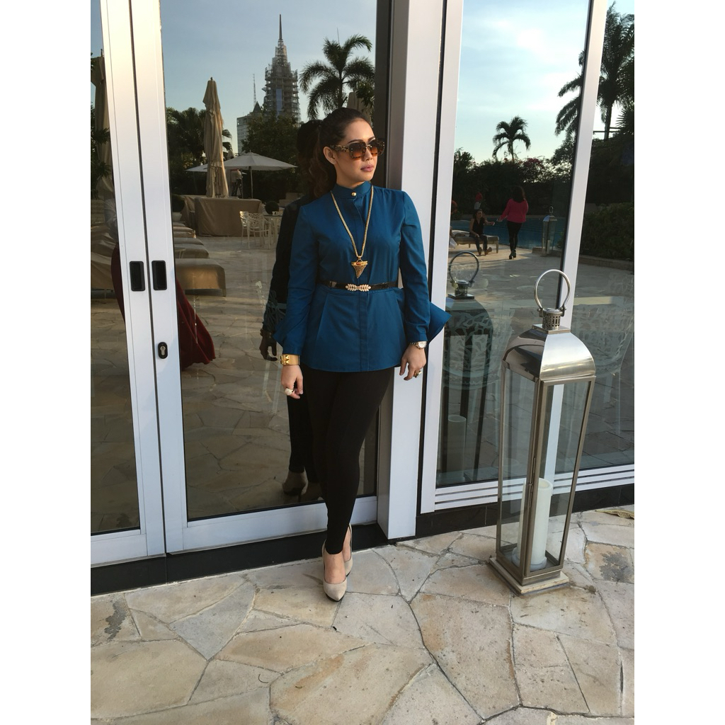 Blouse hitam Norma Hauri