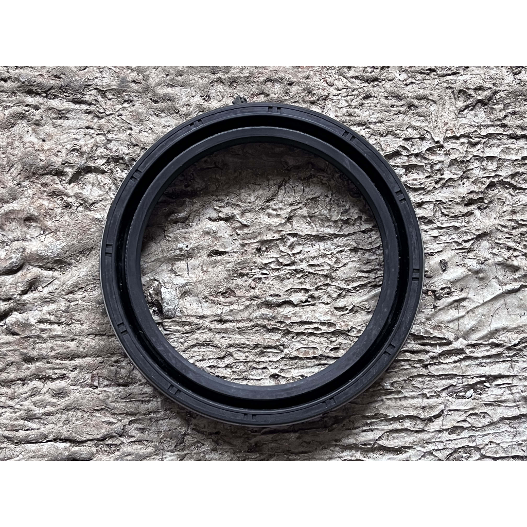 Oil Seal Crankshaft Rear Seal Kruk As Belakang Isuzu Panther Lama (C223)
