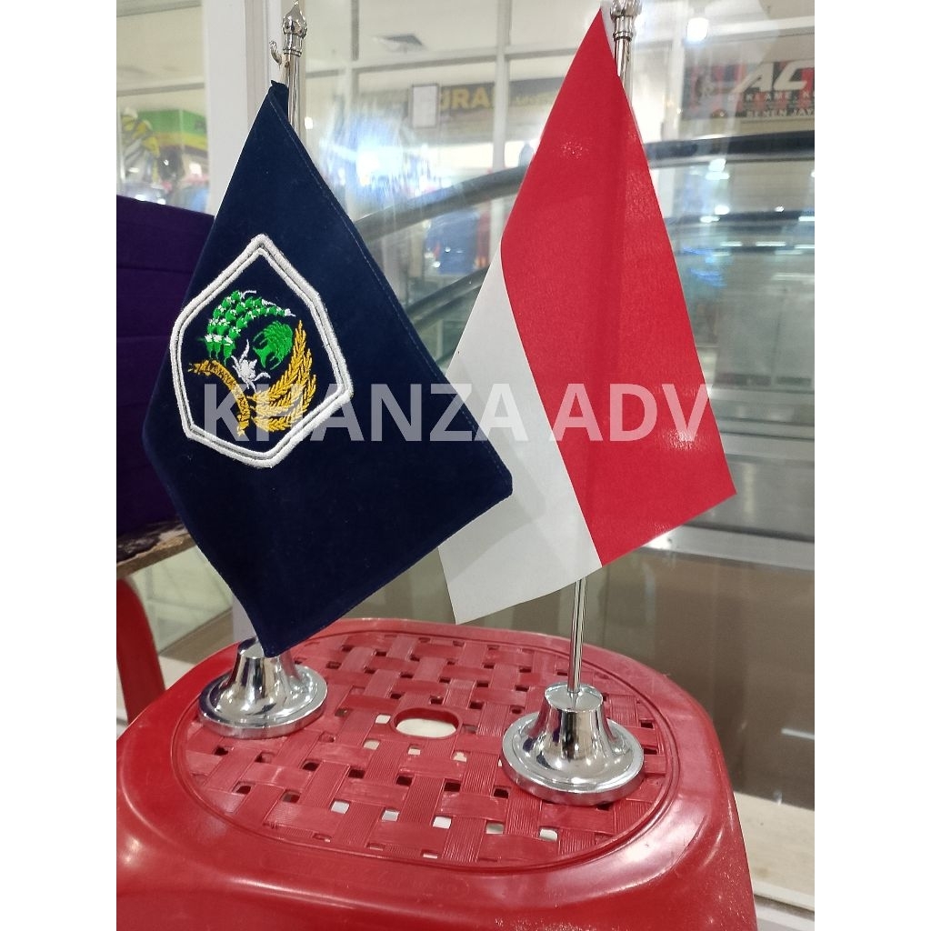 

BENDERA MEJA Pemasyarakatan 1 SET MERAH PUTIH dan TIHANG STANLIS