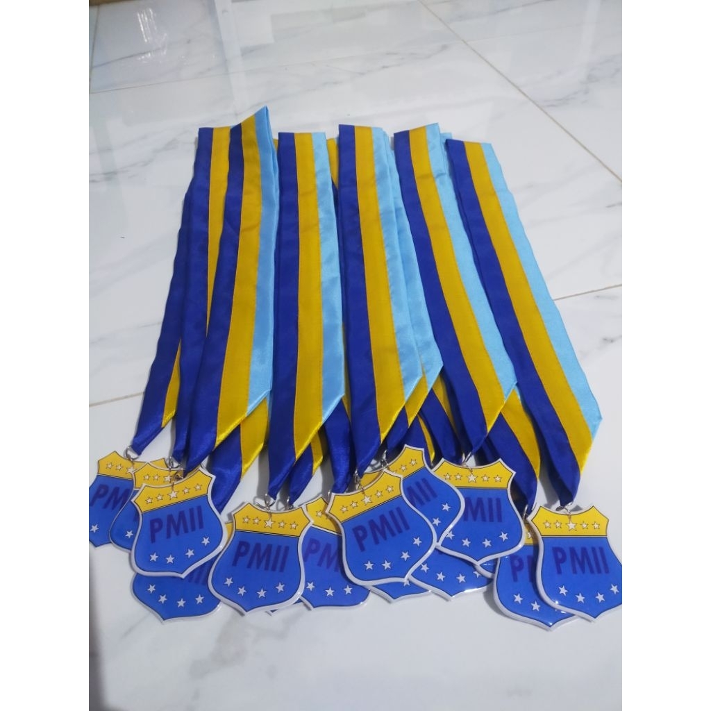 kalung medali PMII