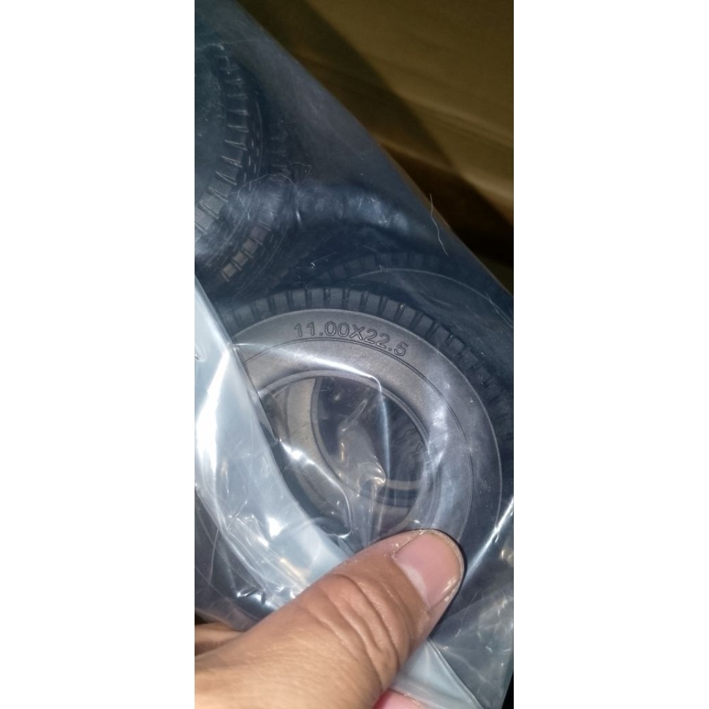 Ban Rubber miniatur truck Tamiya 1:14 atau lokal 1:10  import