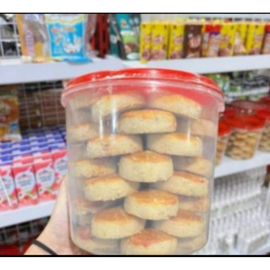 

Kue kacang toples