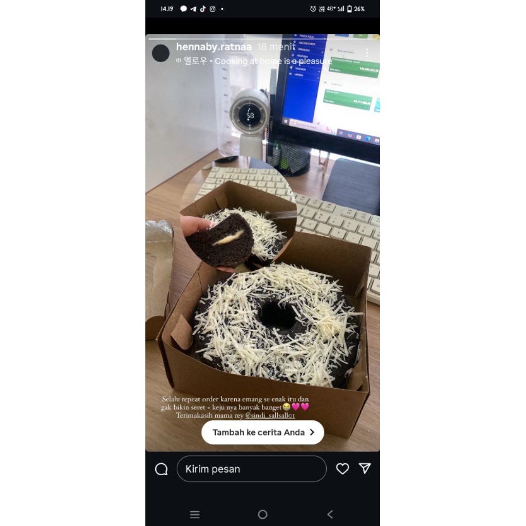 

Bolu Ketan Hitam/Pandan isi Keju Toping Keju