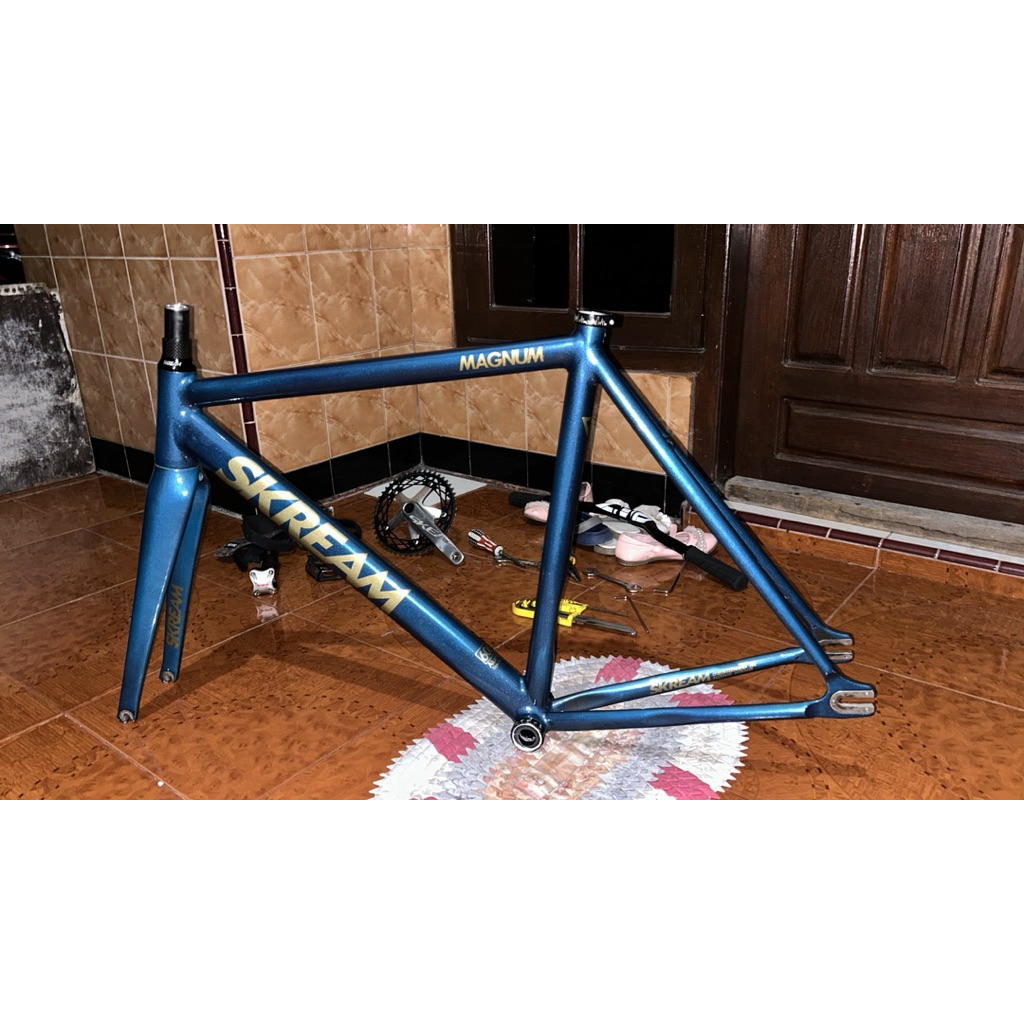 framset skream size 53