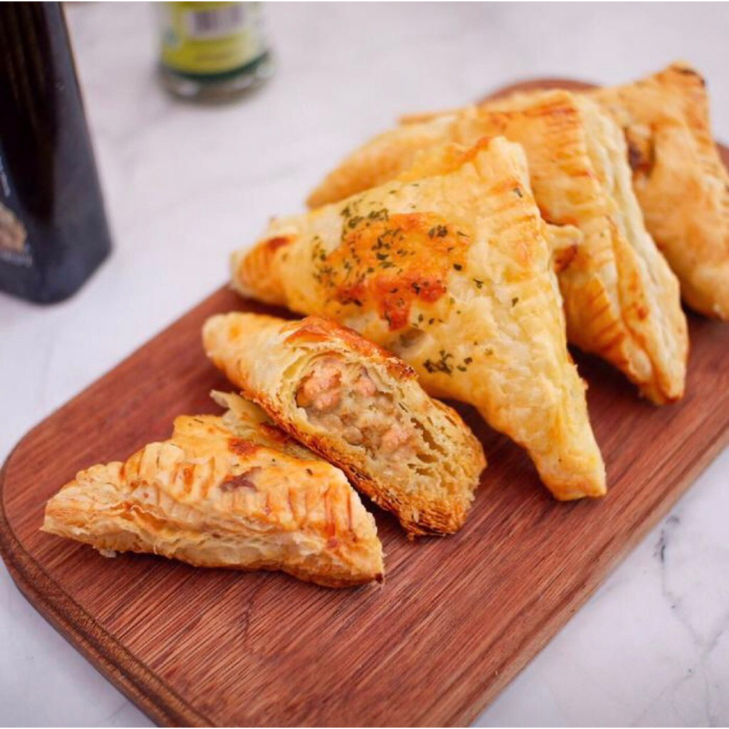

Salmon Pastry (4 Pieces, Small)