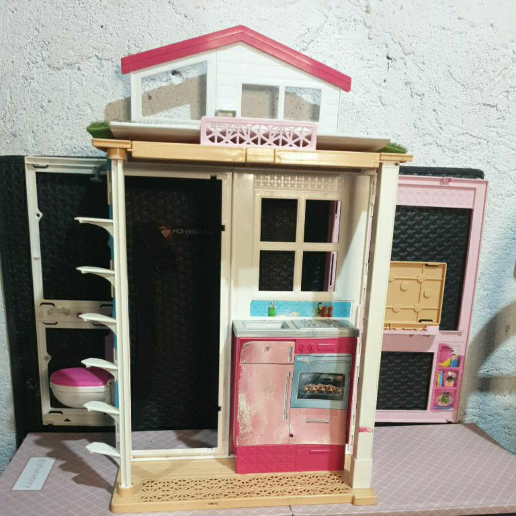 Rumah rumahan dan perabot Barbie preloved