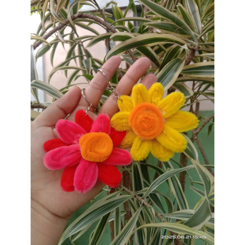 Per Order(12 picis) bunga Matahari ganci/gantungan kawan bulu gemoy paket usaha gantungan tas  ganci