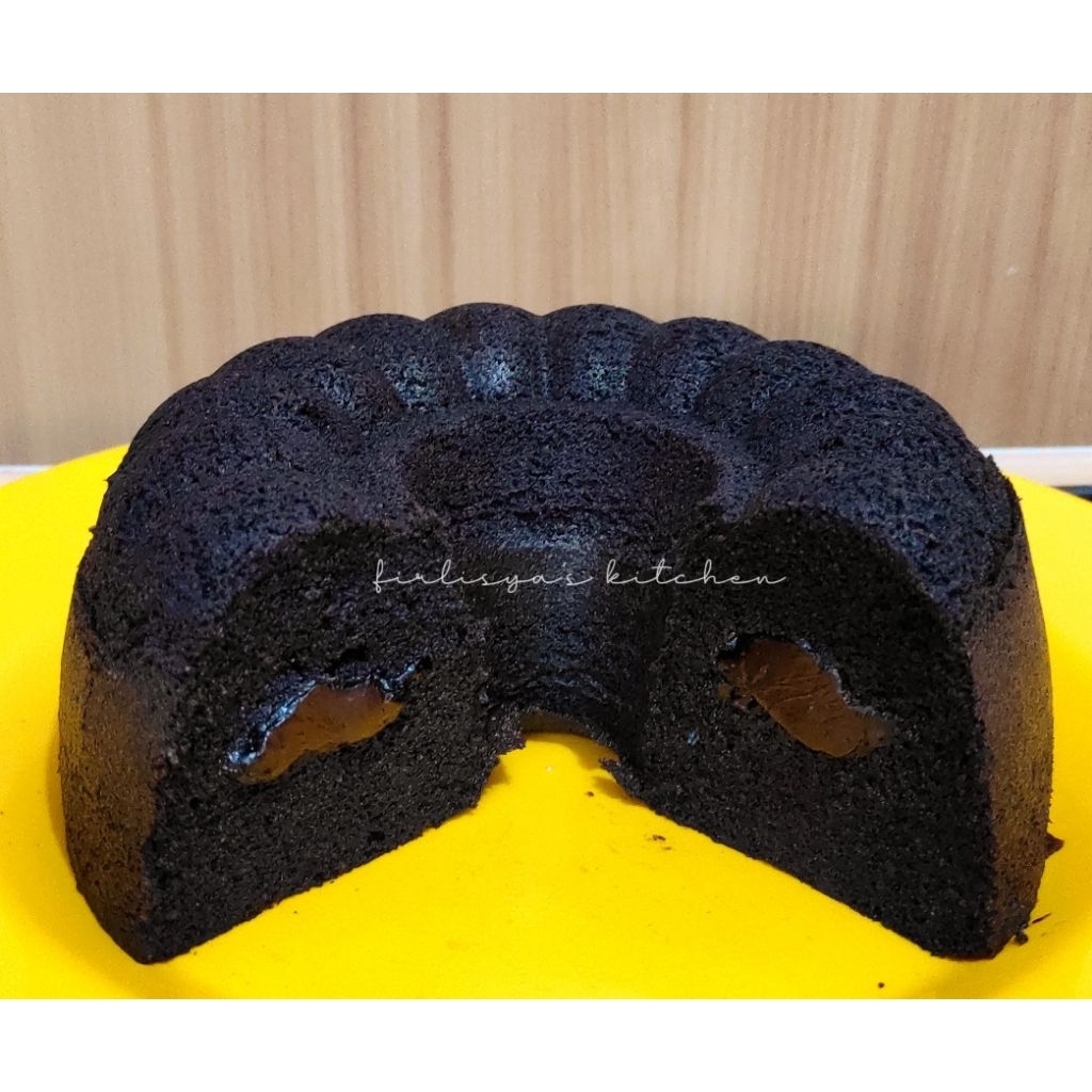 

Bolu ketan hitam coklat
