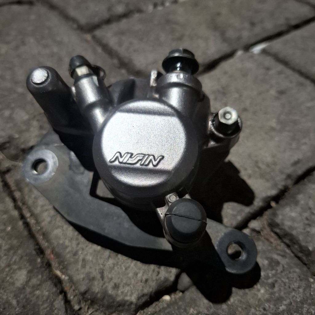 KALIPER DEPAN KEPALA BABI ALL HONDA MATIC BEAT GENIO VARIO SCOOPY SPACY ORIGINAL NISSIN KALIPER ORI 