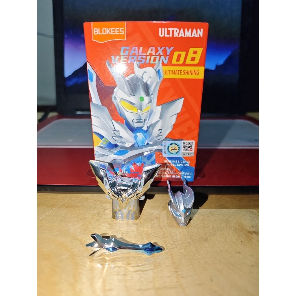 Blokees Ultraman Galaxy Version 08 - Ultimate Shining Ultraman Zero - Secret Figure (OFC)