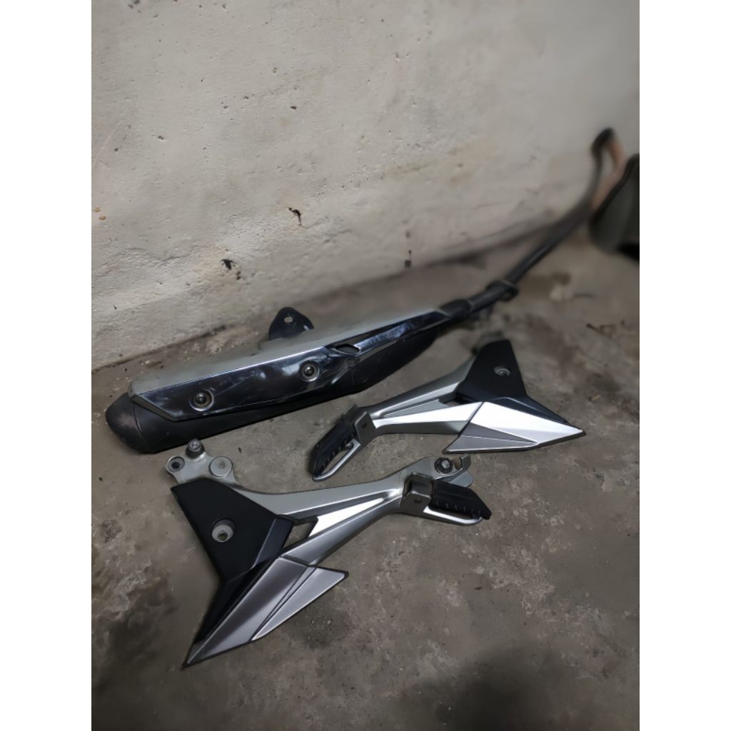 knalpot supra x 125 fi original / kanlpot satu set footstep honda supra x 125 fi original