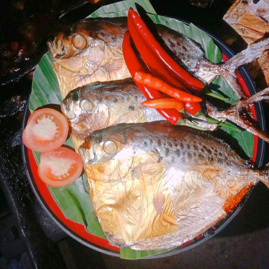 

Ikan asap panggang kayol isi 5-10 pedas, jadikan makanan ada lebih nikmat, penambah nafsu makan