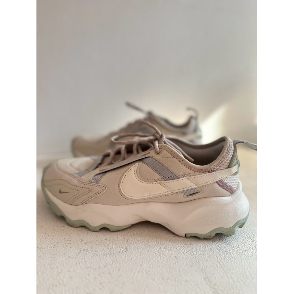 Preloved Nike TC-7900