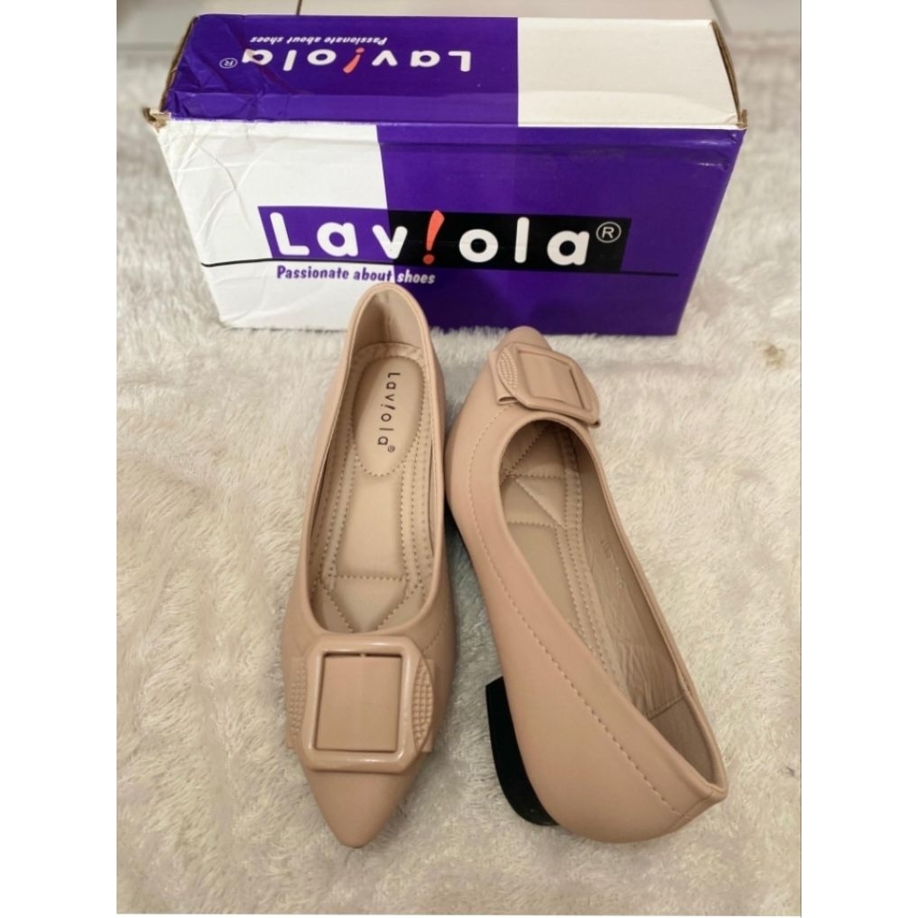 sandal sepatu laviola