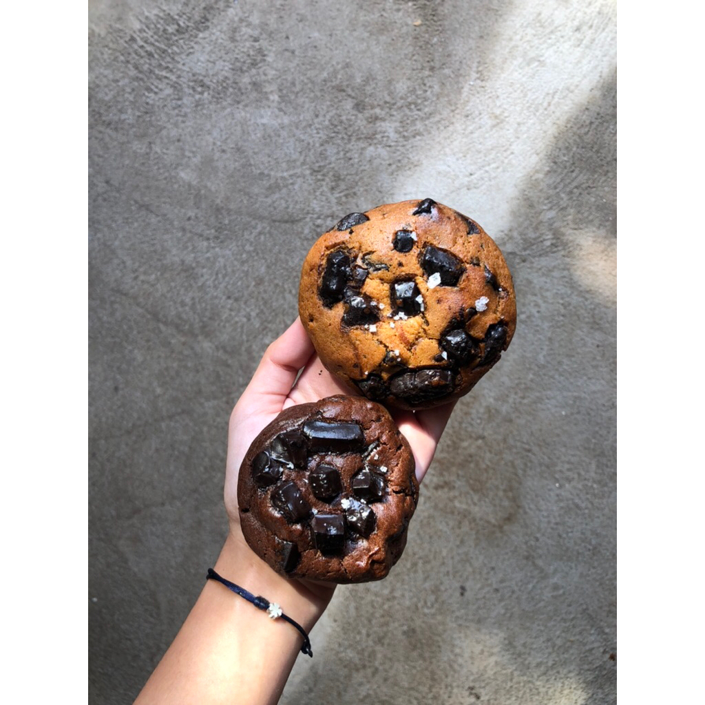 

Bake&Bloom Bundel 1 (Choco Chips Cookie & Double Choco Cookie)