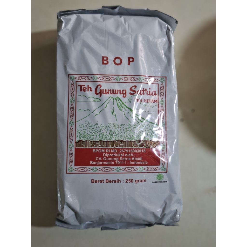

TEH GUNUNG SATRIA HITAM BUBUK 250 GRAM SATUAN