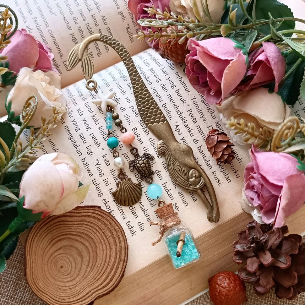 

Pembatas Buku Besi Metal Bookmark Vintage Mermaid Botol Kaca Tema laut