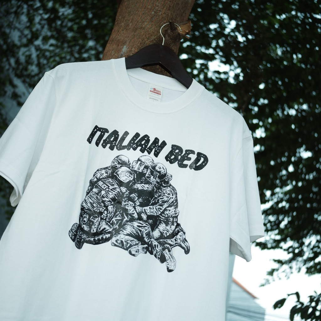 Tshirt ITALIAN BED - VIOLATION OF USAGE POLICE TOUR FONT WH Kaos Band Reguler Official Merchandise