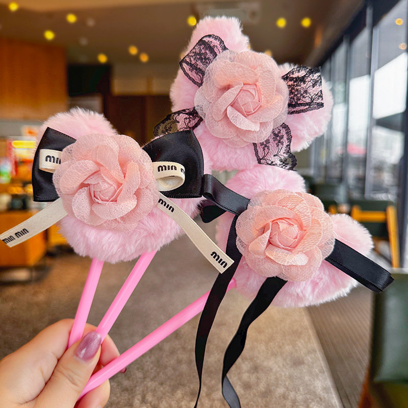 

PULPEN PENA AESTHETIC TEMA PINK ROSE BAHAN BULU IMPORT PREMIUM