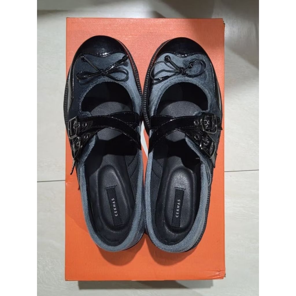 PELUNASAN preloved sepatu Cekhas Jisoo size 39