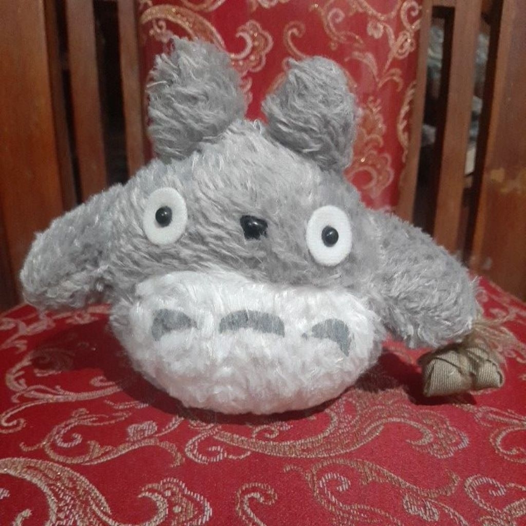 boneka totoro abu