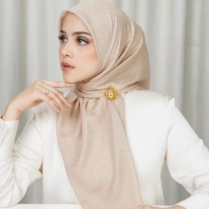 TAPIS SQUARE WHEAT BUTTONSCARVES NEW KIRIM INSTANT