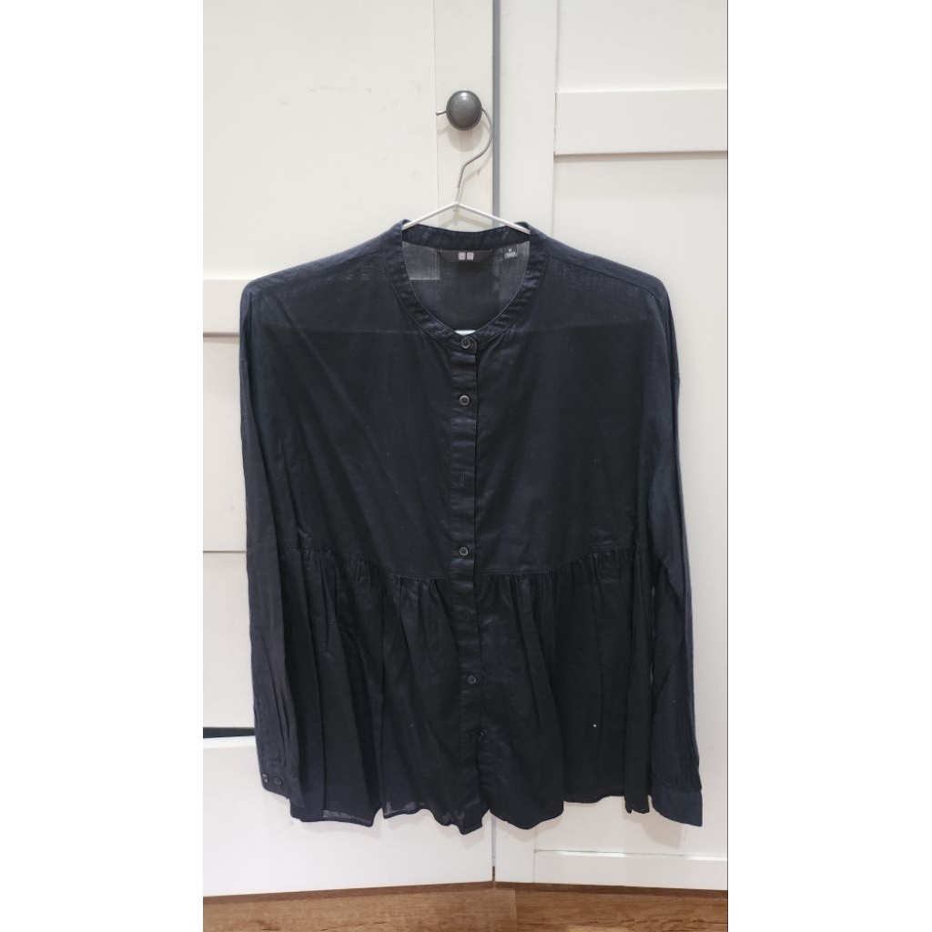 Kemeja Uniqlo hitam