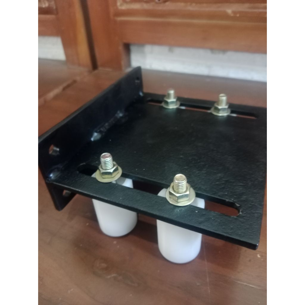 Braket pagar roda geser plusRoda nilon