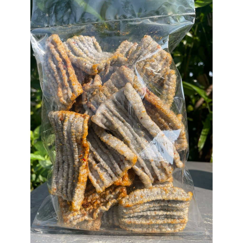 

Kerupuk Jengkol ngembang Sedang 150 gram daun jeruk By : GOBYOZZ snack pedas
