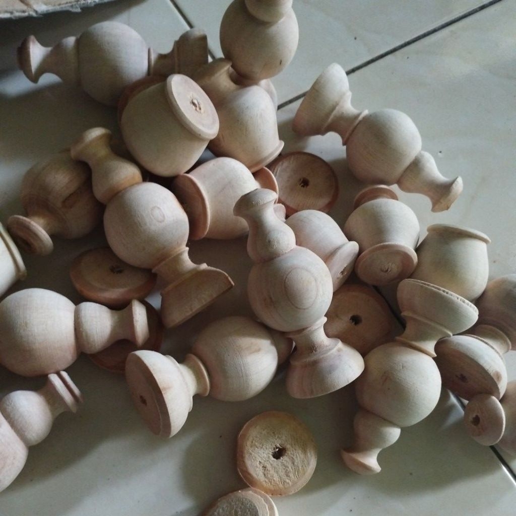 PION SANGKAR MURAI KAYU