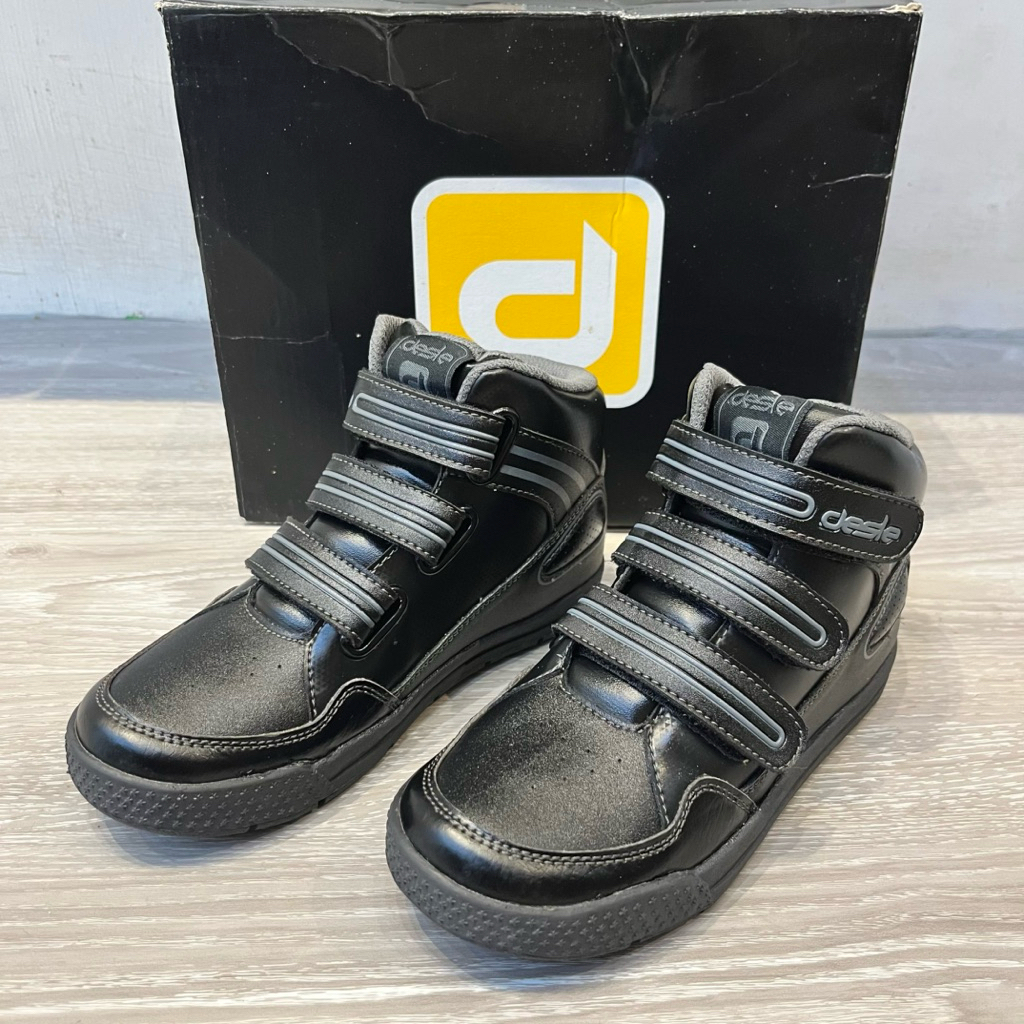 Desle - Sepatu Sekolah Anak / Sepatu Sneakers | Jameson - Hitam